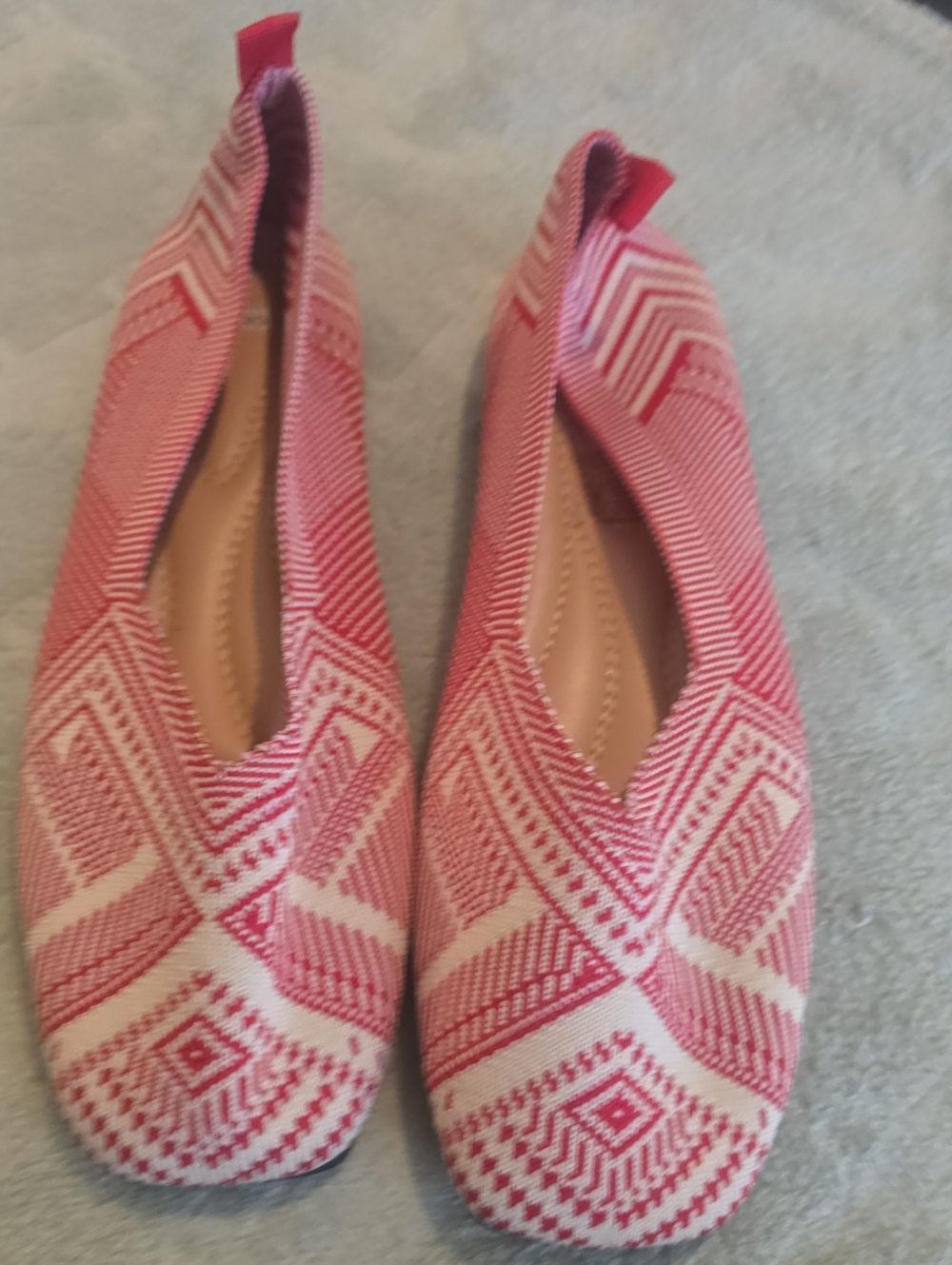 Women’s Red/Cream Patterned Slip-On Flats [CN40 /Size 8]
